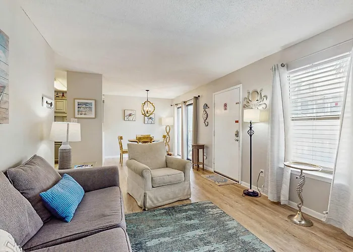 Second Floor With Shared Pool Fast Wifi Ac And Full Kitchen