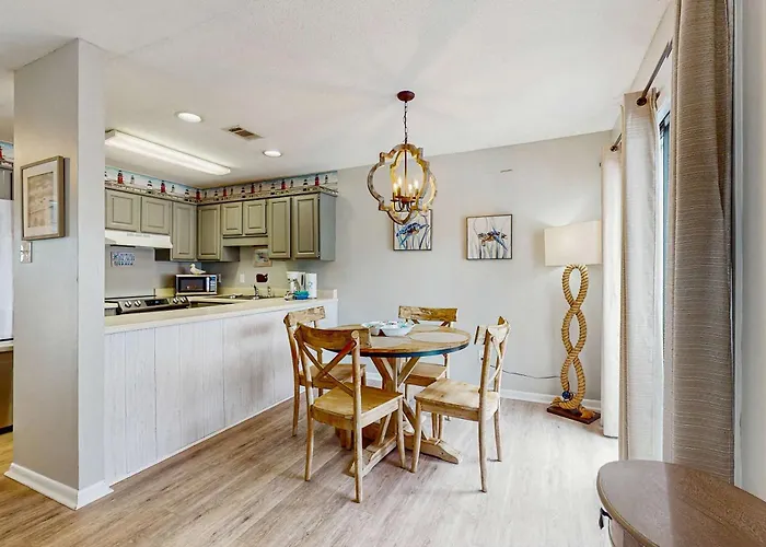 Second Floor With Shared Pool Fast Wifi Ac And Full Kitchen *