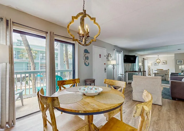 Holiday home Second Floor With Shared Pool Fast Wifi Ac And Full Kitchen