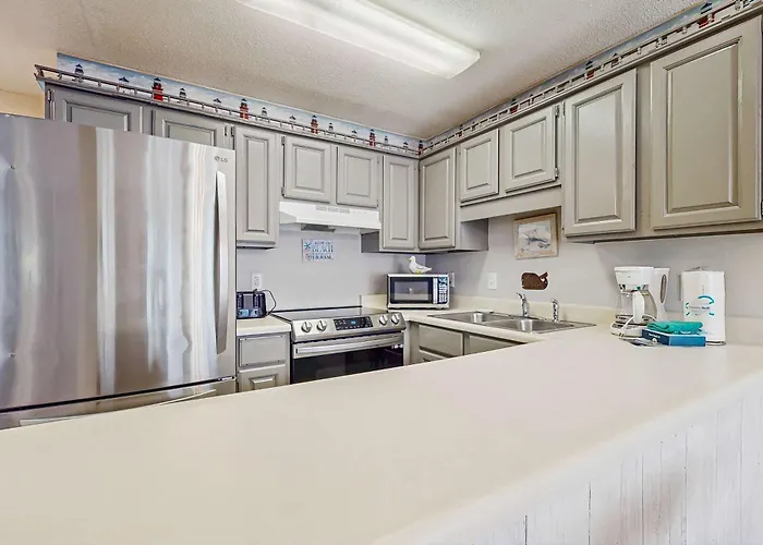 Second Floor With Shared Pool Fast Wifi Ac And Full Kitchen Holiday home