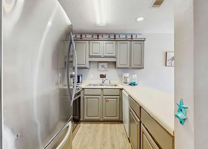 Second Floor With Shared Pool Fast Wifi Ac And Full Kitchen