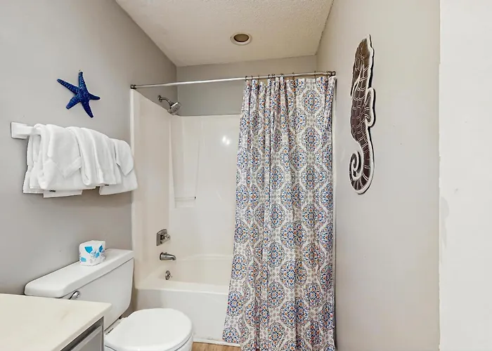 Holiday home Second Floor With Shared Pool Fast Wifi Ac And Full Kitchen