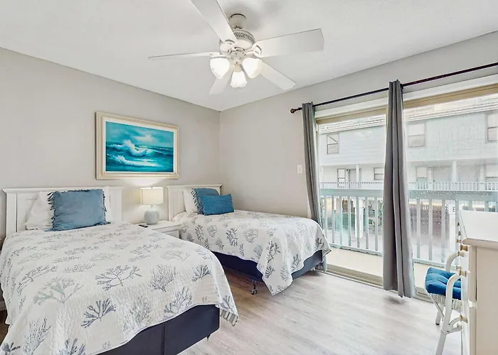 Holiday home Second Floor With Shared Pool Fast Wifi Ac And Full Kitchen